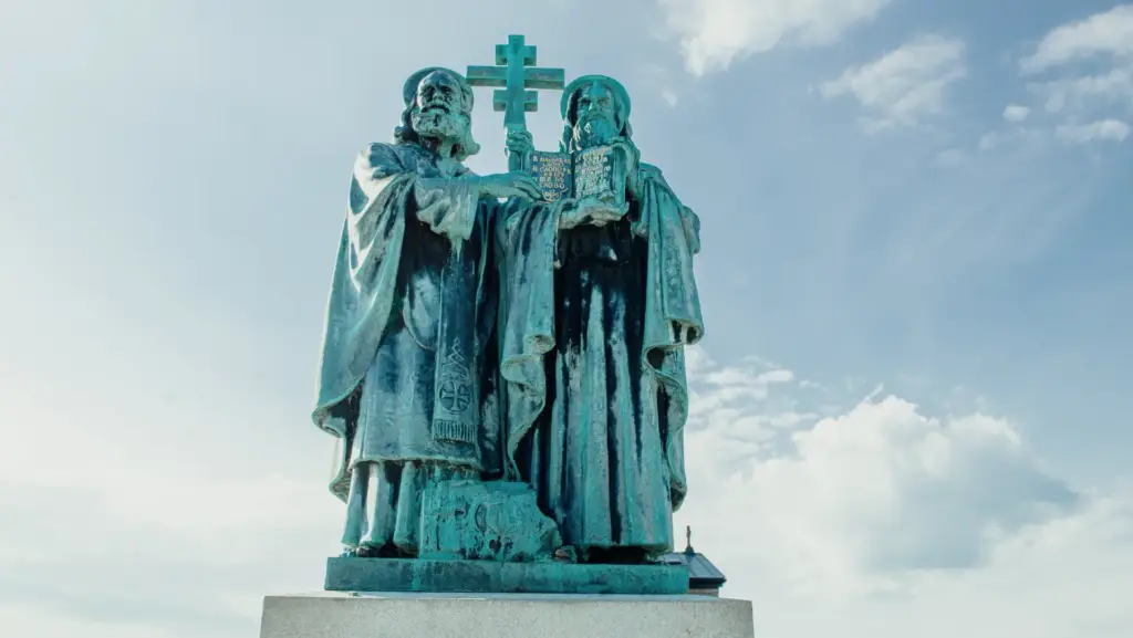 Socha svatého Cyrila a Metoděje