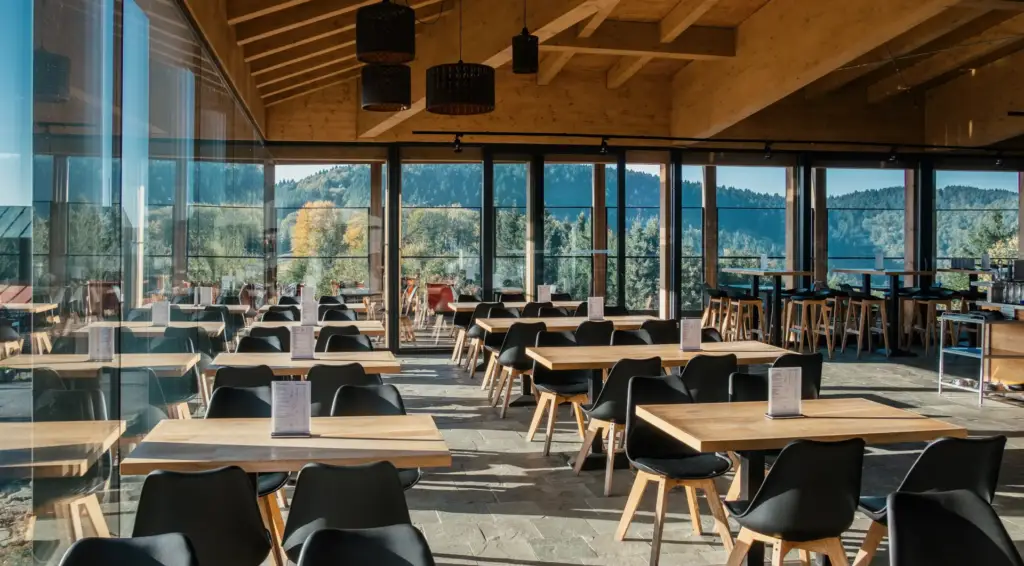 Restaurace horní stanice lanovky na pustevnách
