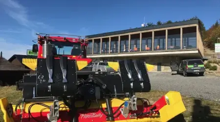 Sněžná rolba na pustevnách