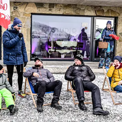 Návštěvníci Ledových soch na Pustevnách